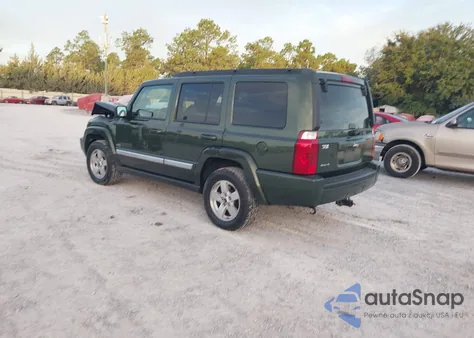 2006 Jeep Commander из США, поврежденный, VIN 1J8HG48K76C307788